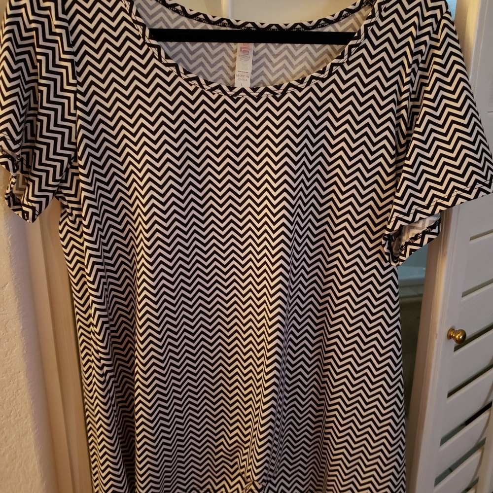 LuLaRoe top